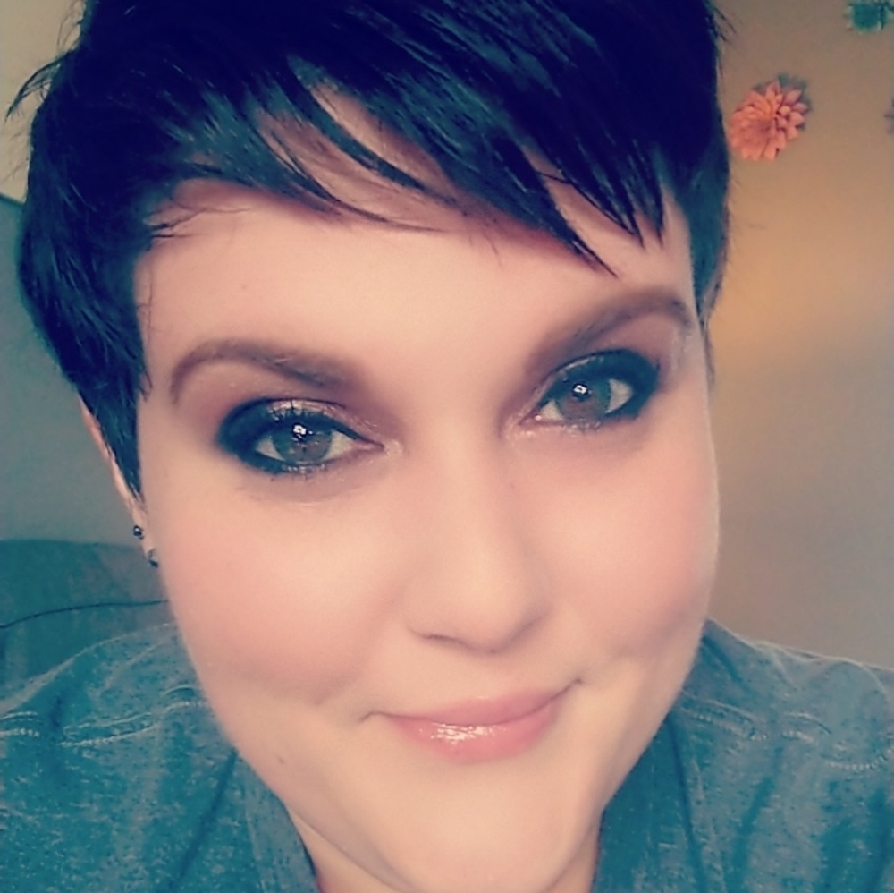 Meet your Posher, Caitlin